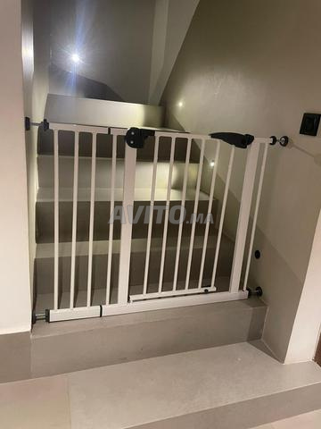 Porte barrière de sécurité enfant ou animaux