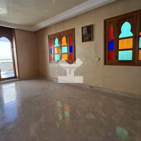 94004-محل للإيجار بـ 120000 درهم في لا جيروند