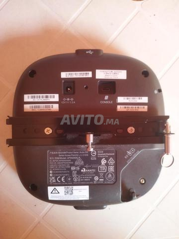 Point d'accès Wi-Fi 6 Aruba AP-505 en bon état - 2