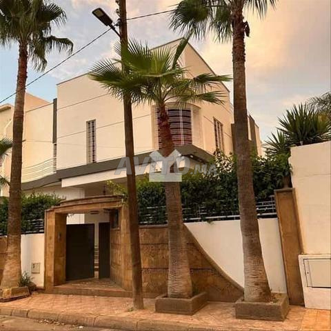 16069-Villa à louer à 22000DH à Mont Fleuri