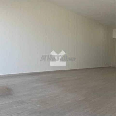 155673-مكتب للإيجار بـ 15000 درهم في كوتييه - 2