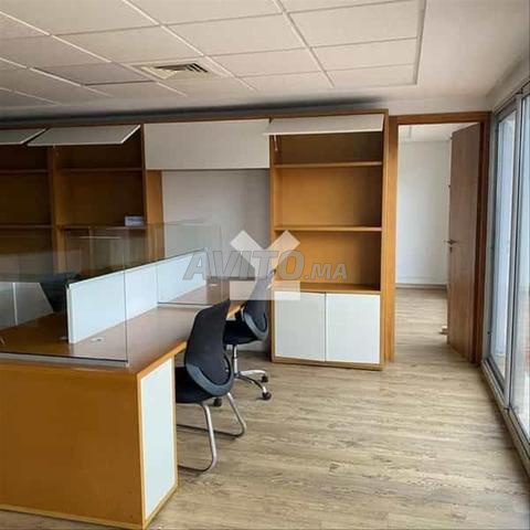 76137-مكتب للإيجار بـ 18000 درهم في Hopitaux - 2