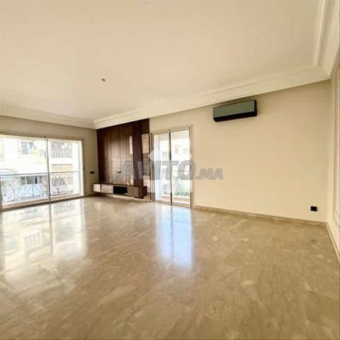 174880-شقة للإيجار بـ 9500 درهم في المعاريف إكستنسيون