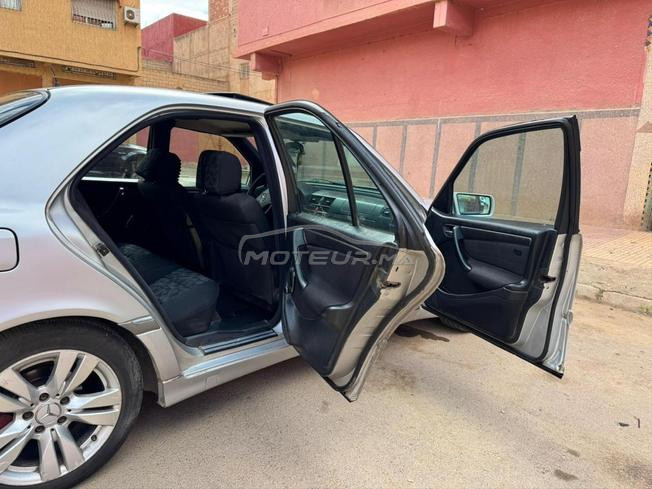 Mercedes-Benz 220 Diesel Manuelle 1998 à Berkane