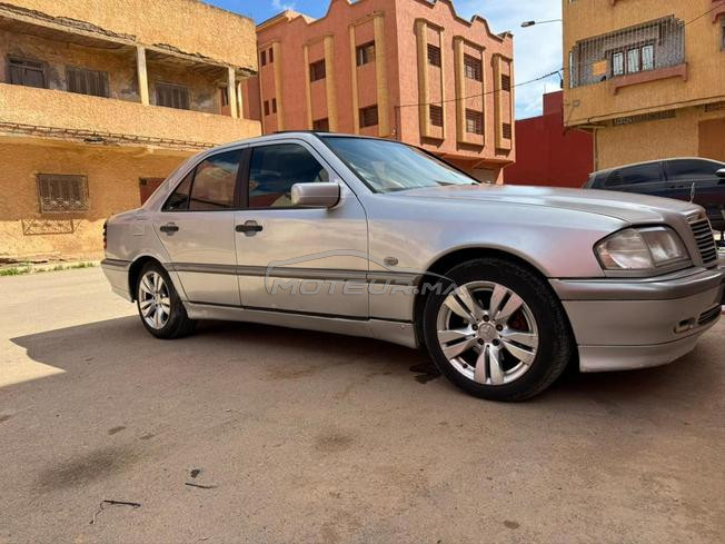 Mercedes-Benz 220 Diesel Manuelle 1998 à Berkane