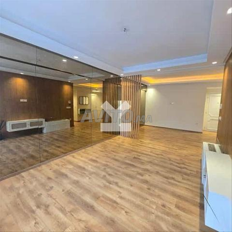 99478-شقة للإيجار ب 9500 درهم في بورغون (أنفا)