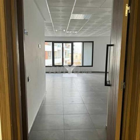 158854-مكتب للإيجار بـ 12000 درهم في Hopitaux