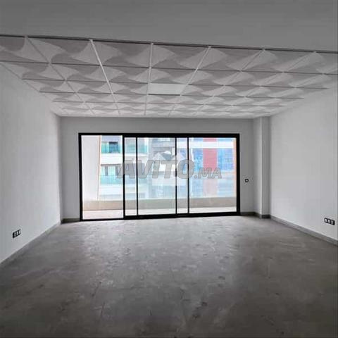 177287-Bureau à louer à 10000DH à Roches Noires