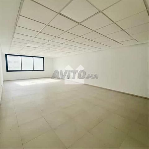 140618-مكتب للإيجار بـ 13000 درهم في بوركون (أنفا) - 2