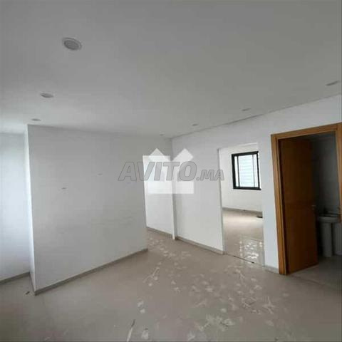 169922-مكتب للإيجار بـ 8000 درهم في كاليفورنيا - 2