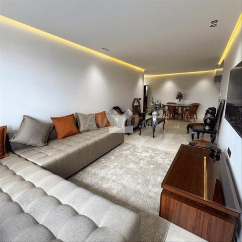 168185-شقة للإيجار بـ 9000 درهم في الواحة