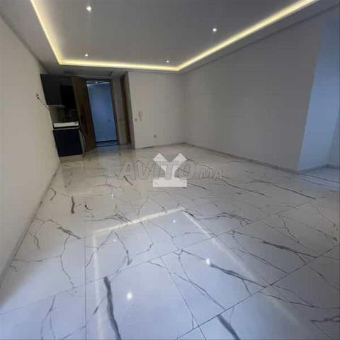 176356-مكتب للإيجار بـ 8000 درهم في بالميي (المعاريف)