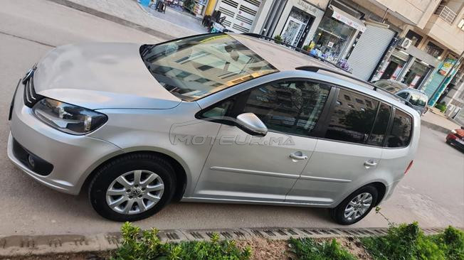  voiture touran 
