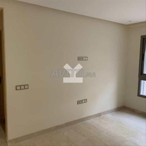 22230-شقة للإيجار بـ 5500 درهم في أولفا - 2