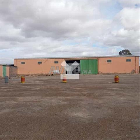 175692-بيع محل في مراكش طريق فاس بمساحة 919