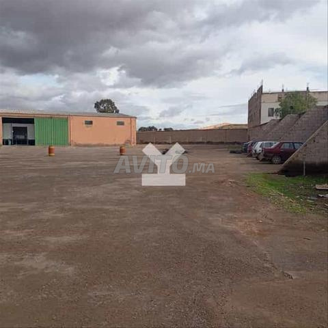 175692-بيع محل في مراكش طريق فاس بمساحة 919 - 2