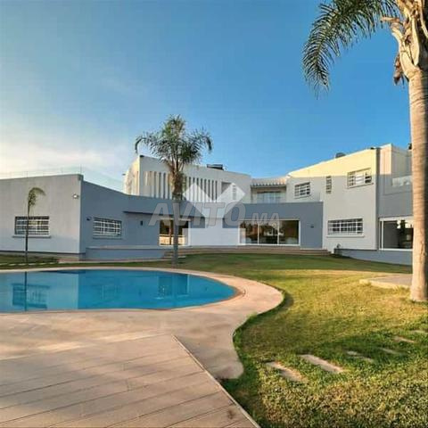 53300-بيع فيلا في تمارة حي الأندلس بمساحة 3308