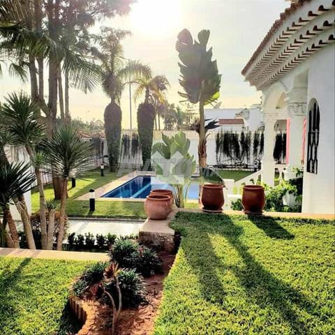 177542-بيع فيلا في الدار البيضاء كاليفورنيا بمساحة 1108