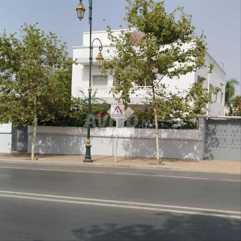 164256-بيع فيلا في الرباط اليوسفية بمساحة 568 م²