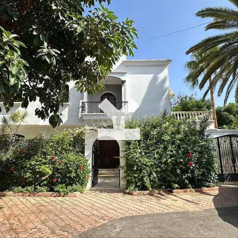 140164-بيع فيلا في الدار البيضاء سيل بمساحة 433 متر مربع