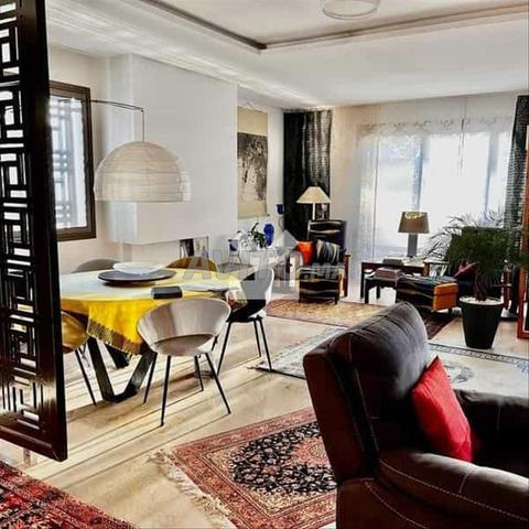 135274-بيع شقة في سلا باب لمريسة بمساحة 217 متر مربع