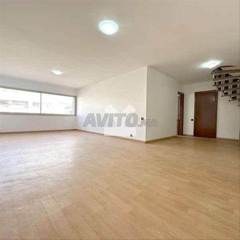 61163-بيع مكتب في الدار البيضاء المعاريف بمساحة 163 متر مربع