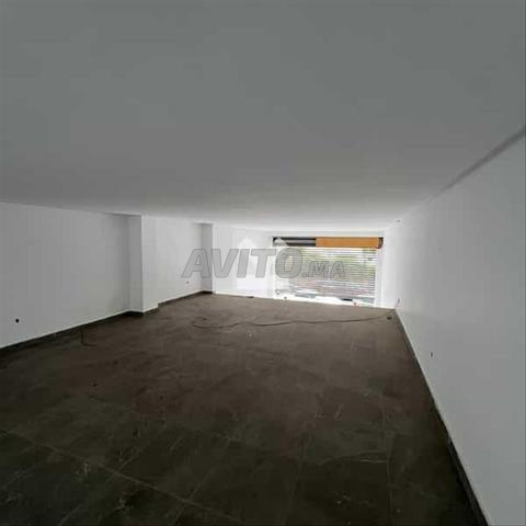 165426-بيع محل في الدار البيضاء بالمير (المعاريف) د