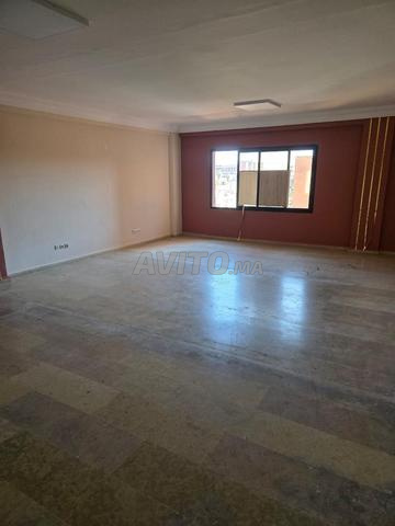 مكتب مستوي للإيجار في كيليز مساحة 50متر مربع