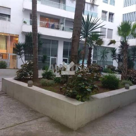 71282-بيع محل في الدار البيضاء بوزجور بمساحة 97 متر مربع