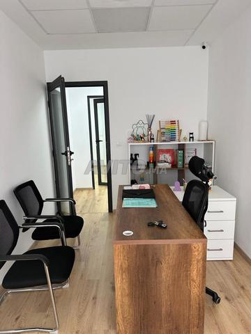 بيع أثاث مكتبي شبه جديد