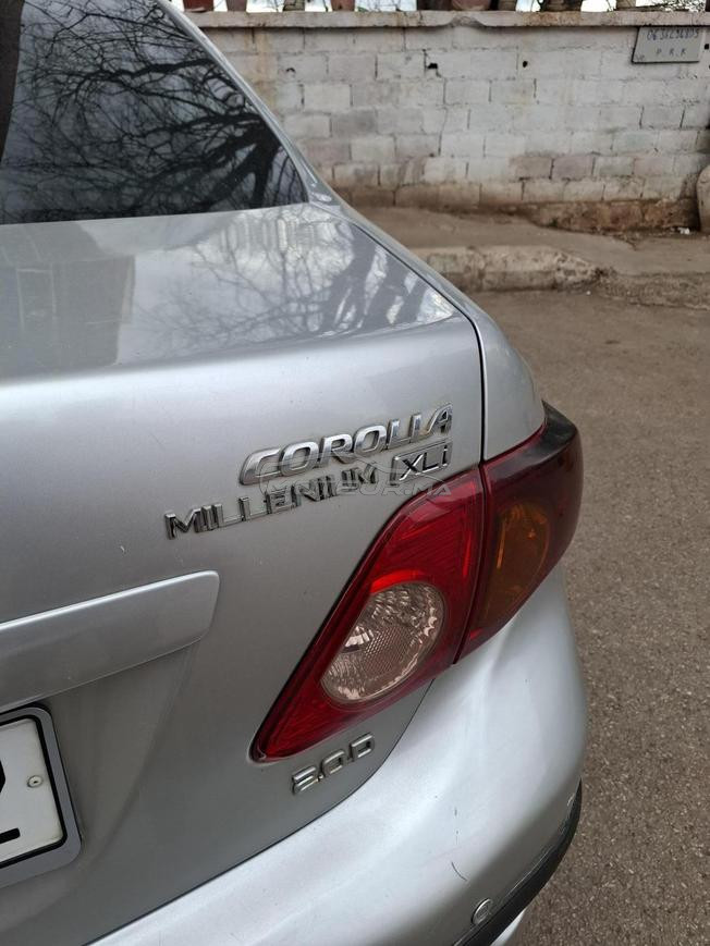 Toyota corolla millénium 