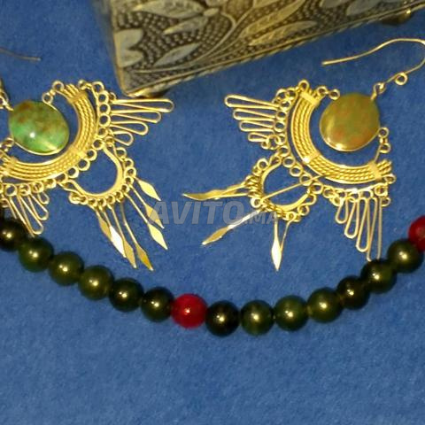 عقد من الكهرمان الطبيعي 