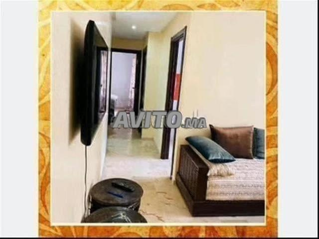 مفروشات فتاتين عازبتين وشابين عازبين مشمسة - 2