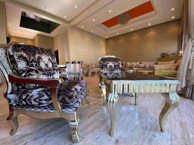 بيع فيلا 8 غرف بمساحة 380 متر مربع في بوسكورة