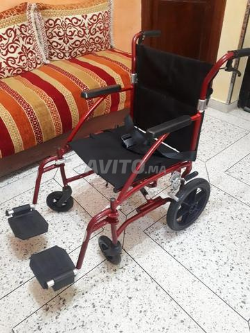 Fauteuil roulant pliant, léger et robuste - 2