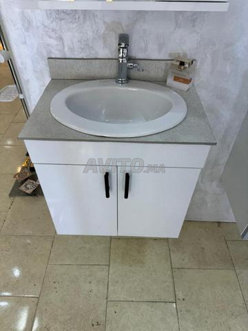 Meuble de salle de bain avec miroir design - 2