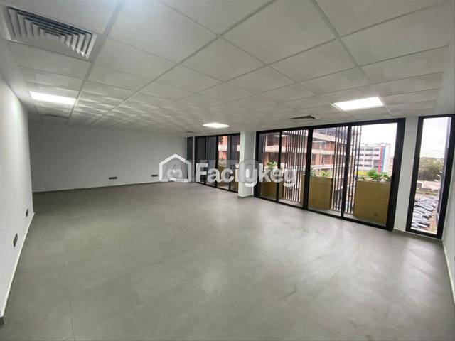 مكتب بمساحة 85 متر مربع في الدار البيضاء