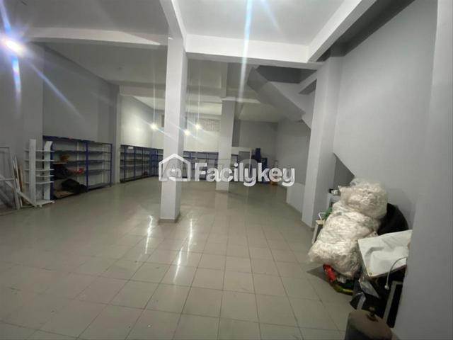 محل تجاري بمساحة 255 متر مربع في الدار البيضاء - 2
