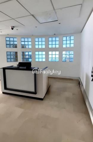 مكتب بمساحة 240 متر مربع في الدار البيضاء - 2