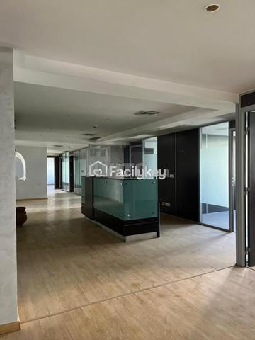 مكتب بمساحة 430 متر مربع في الدار البيضاء - 2