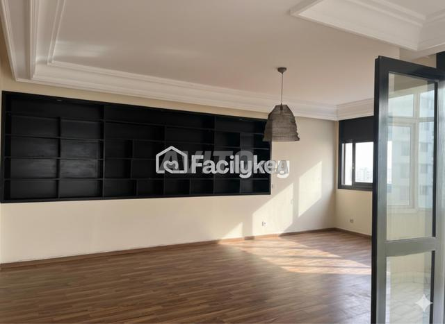 شقة بمساحة 145 متر مربع في الدار البيضاء - 2