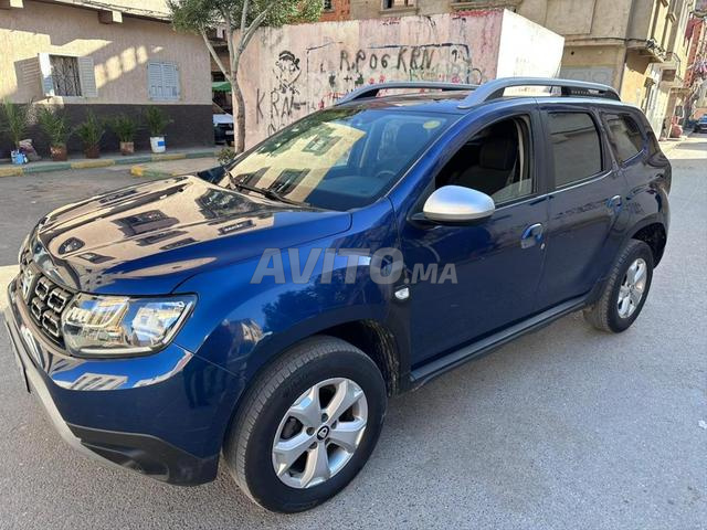Dacia Duster per main