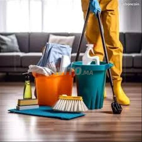 خدمة عامل نظافة منزلي في المنزل