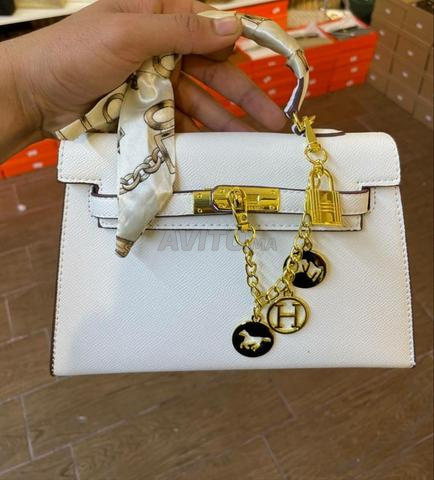 حقيبة نسائية فاخرة مع إكسسوارات - 2