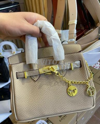 حقيبة نسائية راقية مع إكسسوارات - 2