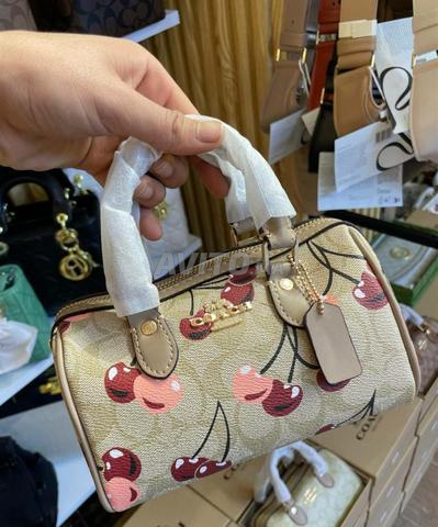 حقيبة نسائية أنيقة