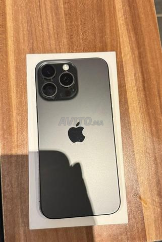 آيفون 15 برو ماكس بحالة جيدة جدا كالجديد