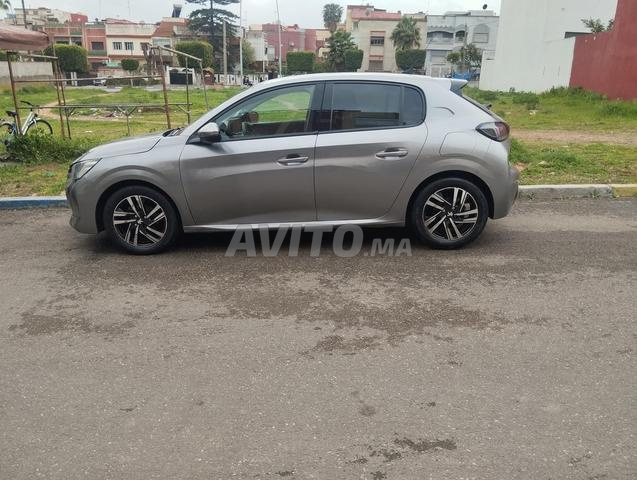 سيارة للبيع نوع بيجو 208 عامرة - 2