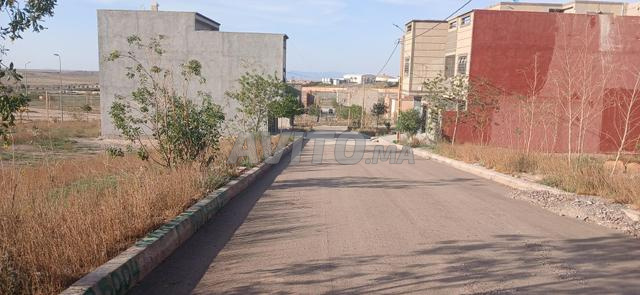 أرض تجزئة قمر