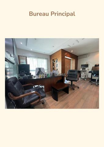 مكتب طبي مجهز بالكامل